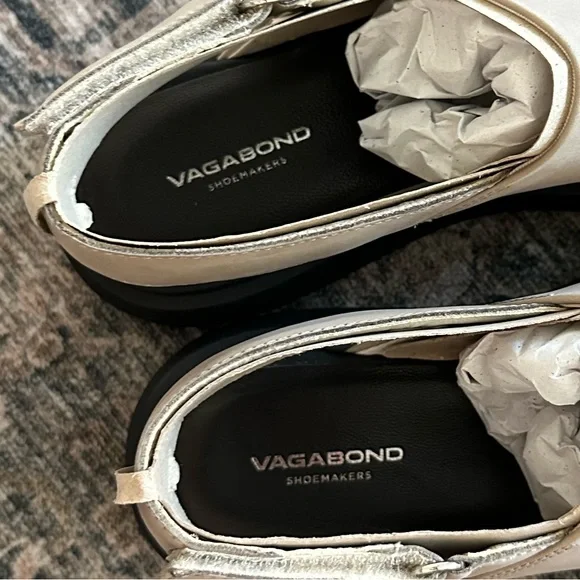 Vagabond Tan and Black Clogs - Picture 7 of 11